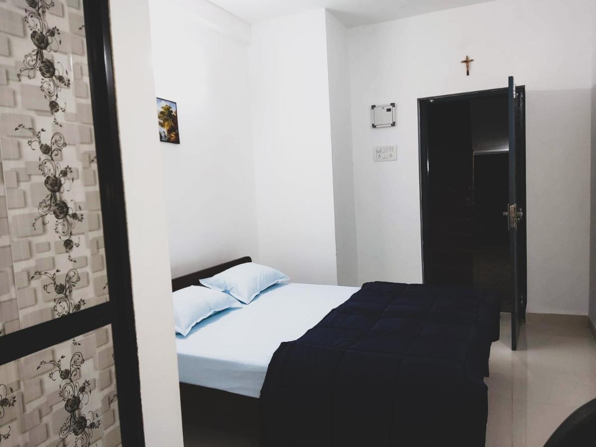 Cirilo'S Guest House パナジ エクステリア 写真